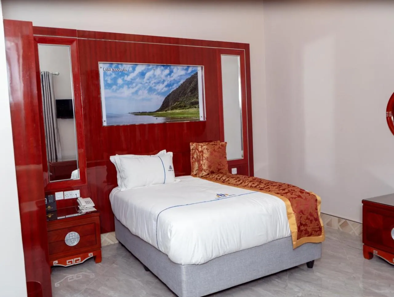 Royal Tughimbe Hotel - Luxury room interior